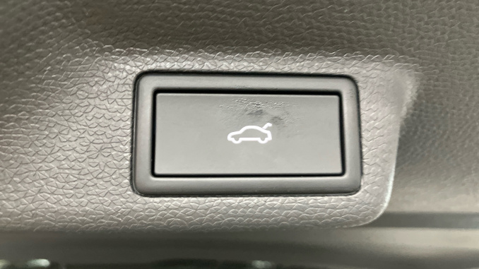 Volkswagen ID. Buzz 210kW Style Pro 79kWh 5dr Auto Electric Estate - Image 42